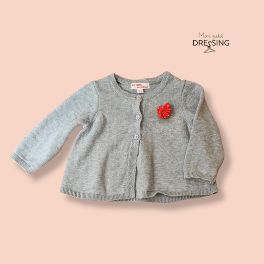 Mon Petit Dressing | Cardigan gris clair, 3 boutons, fleurs rouges DPAM