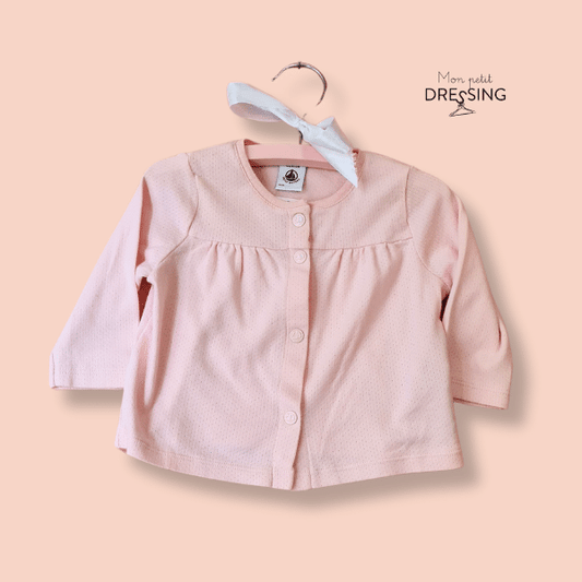 Mon-petit-dressing.com | Cardigan rose léger, boutons pression, Petit Bateau. Disponible à la location 