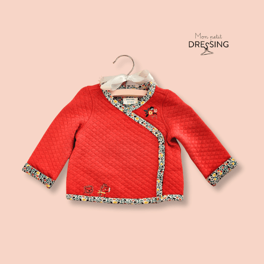 mon-petit-dressing.com | Cardigan rouge orange liseret fleuri croisé sur le devant motif brodé en haut à gauche (fleurs) et en bas à droite.(chien et chat) 