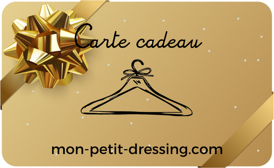 Carte cadeau avec le cintre de Mon Petit Dressing et des noeuds dorés.