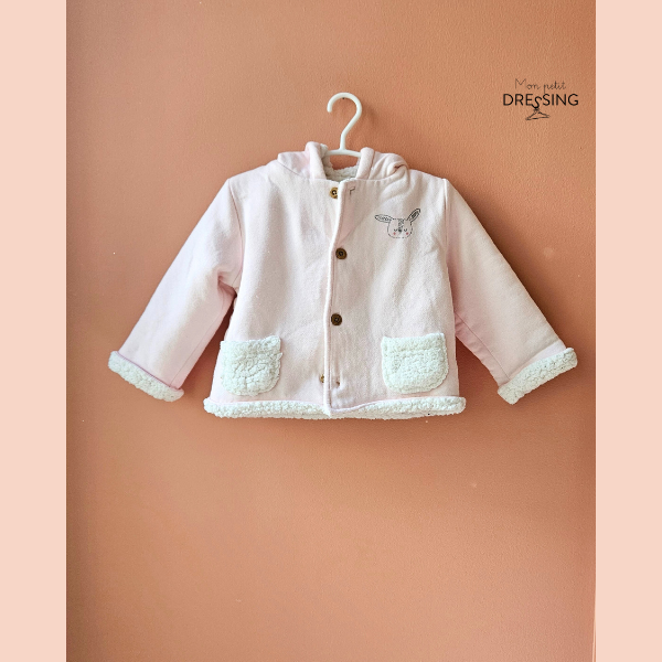 Mon Petit Dressing - Manteau rose à capuche, 2 poches plaquées - motif lapin 