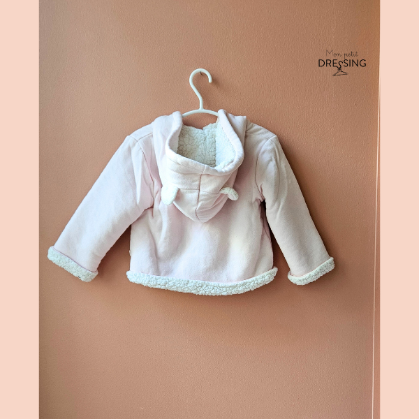 Mon Petit Dressing - Manteau rose à capuche à oreilles lapin - vue de dos