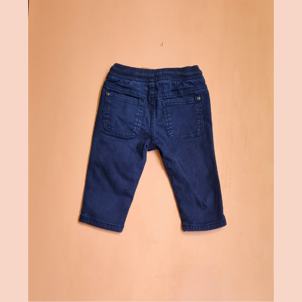 Pantaloon chino bleu marine, 2 poches paquées, ceinture élastique vue de dos