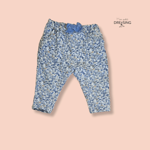 Mon Petit Dressing | Jogging fleuri avec noeud bleu. Ceinture élastique ajustable TAO