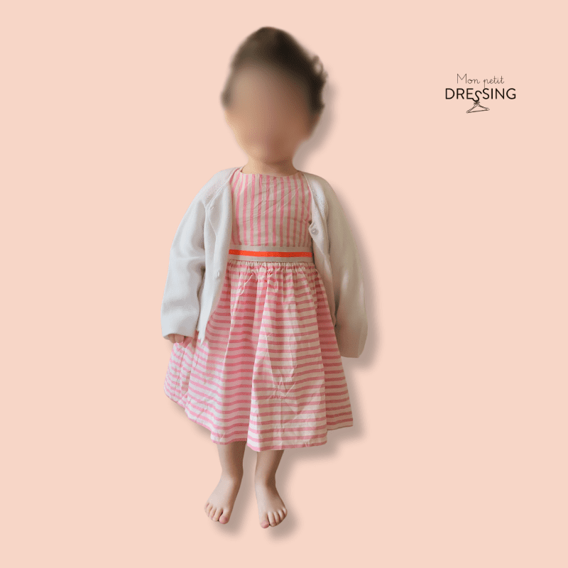 Mon Petit Dressing | Robe rose rayée portée par une petite fille mettant du 24 mois. Marque Jacadi